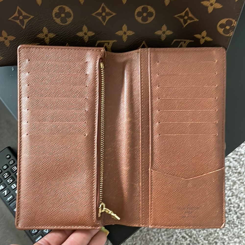 Louis Vuitton WALLET - Picture 3 of 6